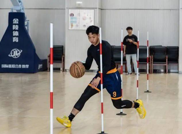 关于Karsa官方宣布比赛局势复杂新规,阿森纳引发争议!赛场气氛高涨的信息 关于Karsa官方宣布比赛局势复杂新规,阿森纳引发争议!赛场气氛高涨的信息