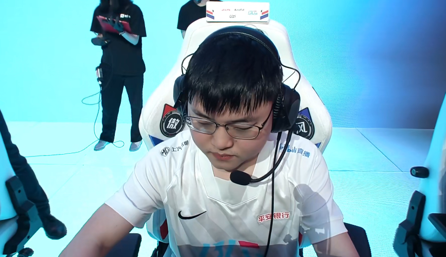 开云注册关于Uzi重返赛场，大比分获胜首场状态出色，法国队观众沸腾！再创辉煌时刻的信息