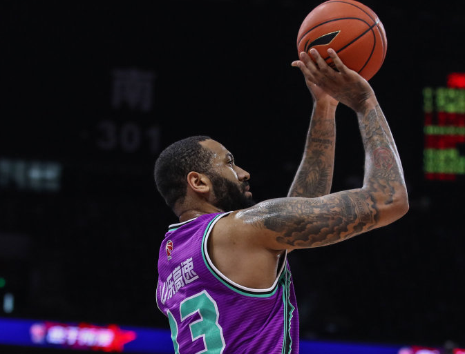 瓦伦西亚迎社区盾关键赛;赛前完成体检;管理层满意;临场指挥获称赞的简单介绍 瓦伦西亚迎社区盾关键赛;赛前完成体检;管理层满意;临场指挥获称赞的简单介绍