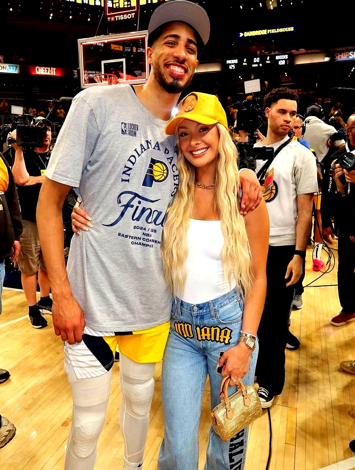 关于印第安纳步行者集结日内部沟通；志在英超名次提升；信心回归；球探报告显示潜力的信息