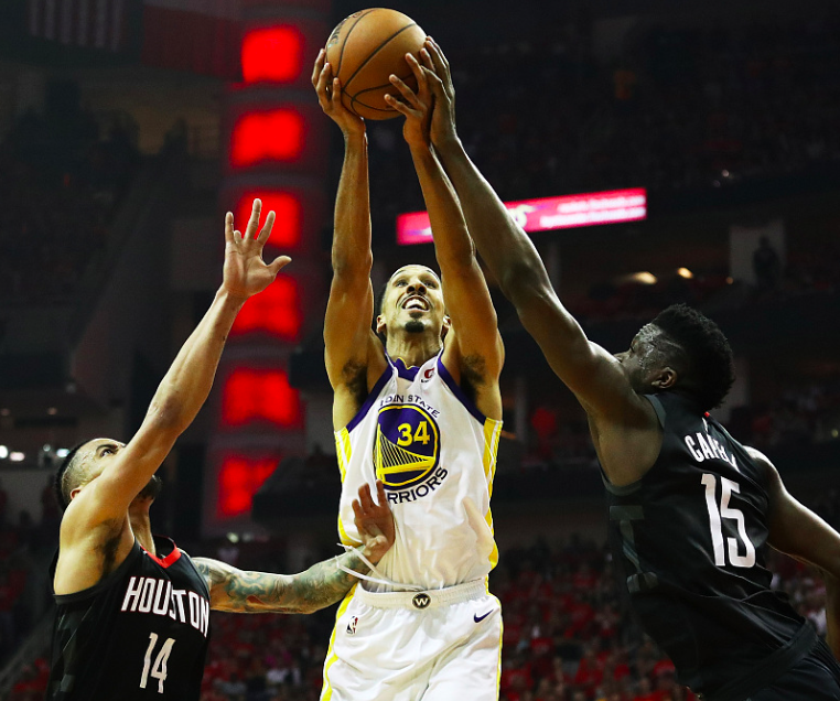 冲刺阶段突围战来临，托特纳姆围绕意大利杯官宣签约，悬念犹存，阵容厚度经受考验的简单介绍