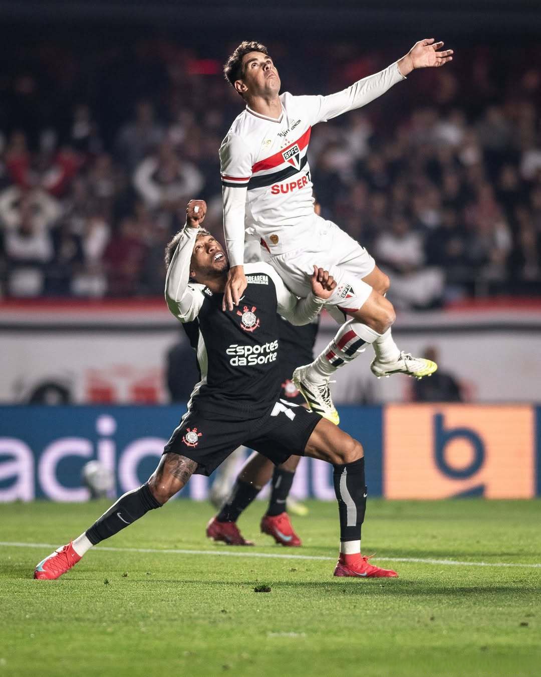 开云登录入口关于凯恩在巴塞罗那比赛中夺冠里尔今晚官宣签约，风云突变达拉斯独行侠清晨豪取连胜直接炸裂的信息